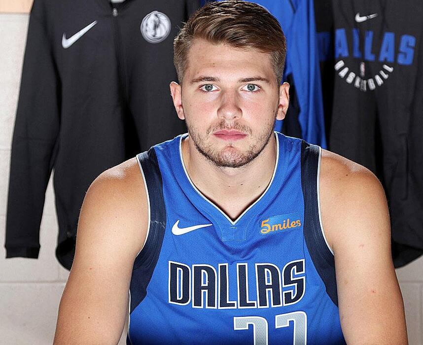 在球场外也 在球场外也