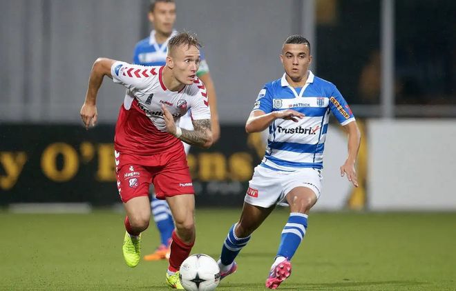 足球圈陷入 足球圈陷入